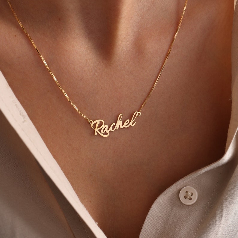 Exquisite Customizable Noble Name Necklace